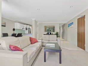 Nicholli, Bay Parklands, Unit 30/2 Gowrie Ave