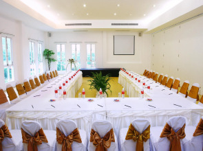 The Old Phuket - Karon Beach Resort