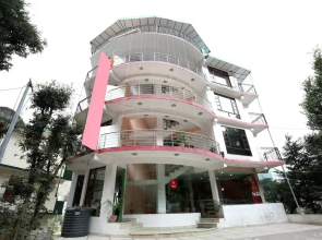 OYO 10399 Hotel Rosewood INN