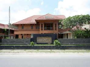 RedDoorz Plus near Haluoleo University