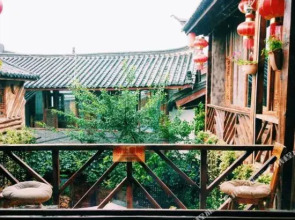 Hualou Zhilian Hostel(丽江花楼之恋客栈)