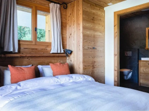 Authentic Swiss Spa Chalet Hot Tub & Sauna