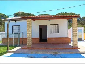 Bungalow en Conil con piscina