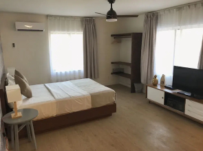 BEACH ROOMS INN - Hollywood Beach