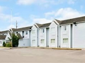 Microtel Inn & Suites