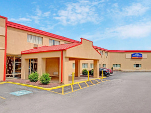 Howard Johnson by Wyndham Pikesville