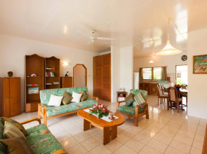 Le Relax St. Joseph Guest House