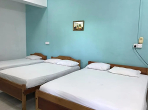 Gnanams Hotel