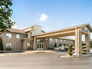 Days Inn by Wyndham Leamington