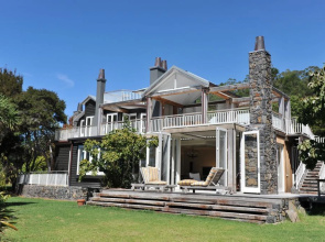 970 Lonely Bay Lodge