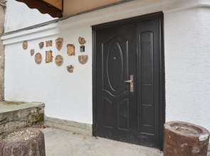 Apartments Happiness live in the center of Sevastopol on the street Bolshaya Morskaya, 41