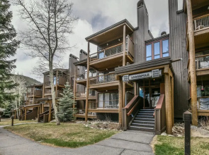 Lodgepole 2015 by SummitCove Vacation Lodging