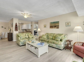 Braemar 1801s 3 Bedroom Condo by RedAwning