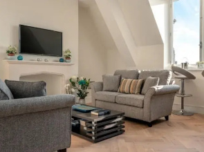 Cathedral Yard - An Exclusive Private Apartment on Cathedral Green, Exeter