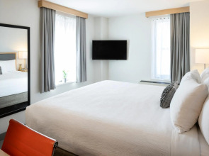 Hotel Saint Clair- Magnificent Mile