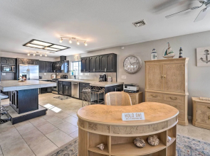 Lake Havasu City Home: Hot Tub & Swim Spa!