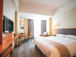 Отель Ramada Plaza by Wyndham Shanghai Pudong Airport