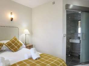 Harlech Apartments - Gwern
