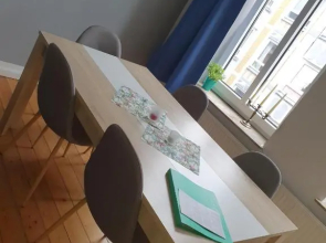 3-Zimmer Altbau mit Balkon OG3 links