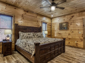 Ern805- Bearly Believe It! - Great Location! Close To Town And All The Action! 3 Bedroom Cabin by RedAwning