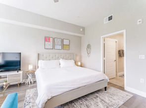 Quaint King Bed 1BR 5 Min to DT