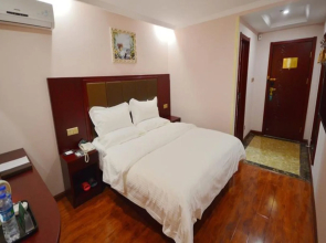 GreenTree Inn Xingtai Railway Station Business Hotel