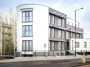 Elliot Oliver - Executive 2 Bedroom Garden Apartment