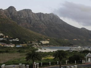 Holiday Apartment and Work Remotely, 2min from the Beach, Hout Bay