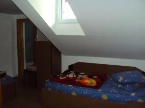 Vila Mona