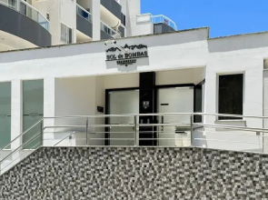 Cobertura com Piscina na praia de Bombas