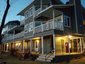 Snug Harbor Inn