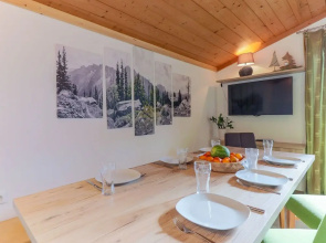 Snug Apartment in Neukirchen am Großvenediger Near Ski Area