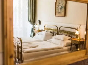 Hotel U Zlateho Jelena