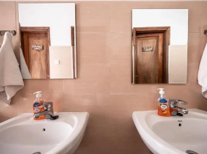 Shoki Shoki House Stone Town