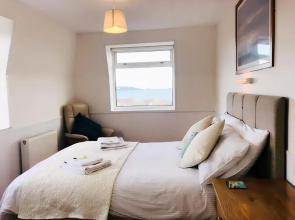 Three Beaches Holiday Apartments - close to Goodrington beach in Paignton