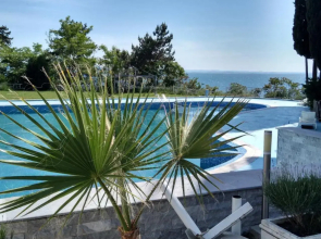 The Blue Studio ~ In a complex next to the beach
