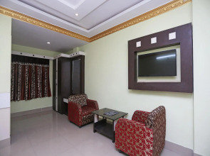 OYO 27903 Hotel Blue Moon