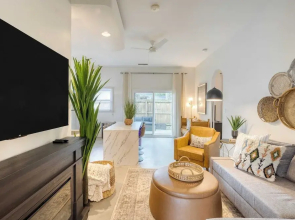 Arsenal Buyout by Avantstay 2 Homes Near Sullivans Island w/ Outdoor Dining