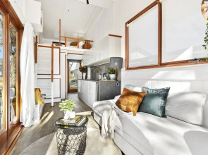 Big Tiny 6Sixteen The Banks