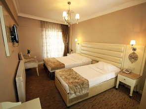 Royce Hotel