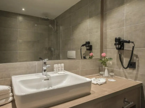 Badischer Hof Baden-Baden - Leonardo Limited Edition