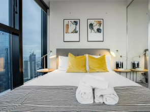 Stunning 2 Bed On Collins With Pool In Southern Cross