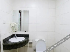 Beihai Silver Beach Family Holiday Hotel(北海银滩家缘假日宾馆)