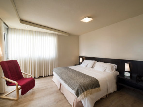 27 Suites Apart Hotel