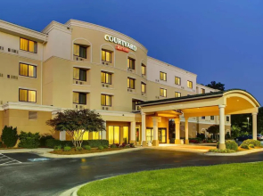 Courtyard High Point
