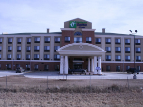 Holiday Inn Express Hotel & Suites Pratt by IHG