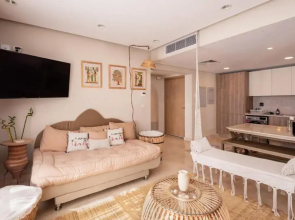 Gleaming 1 BR Apt Mangroovy w Pool & Beach Access