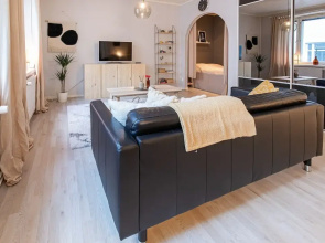 Cozy & Homelike Downtown Studio at Great Location