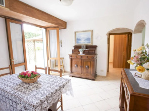 The Casina sleeps 4 surrounded by greenery-LA CASINA A SCHIOPPARELLO