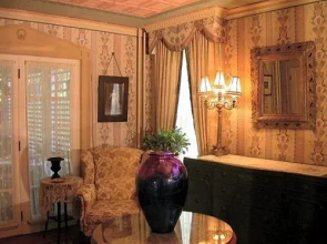 Winterwood at Petersham